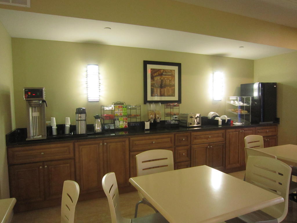 Red Carpet Inn And Suites Monmouth Junction Екстер'єр фото