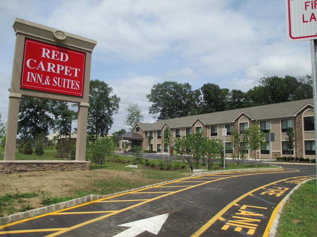 Red Carpet Inn And Suites Monmouth Junction Екстер'єр фото