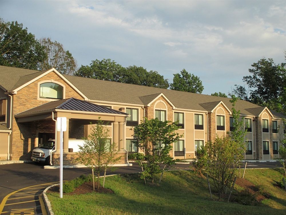 Red Carpet Inn And Suites Monmouth Junction Екстер'єр фото